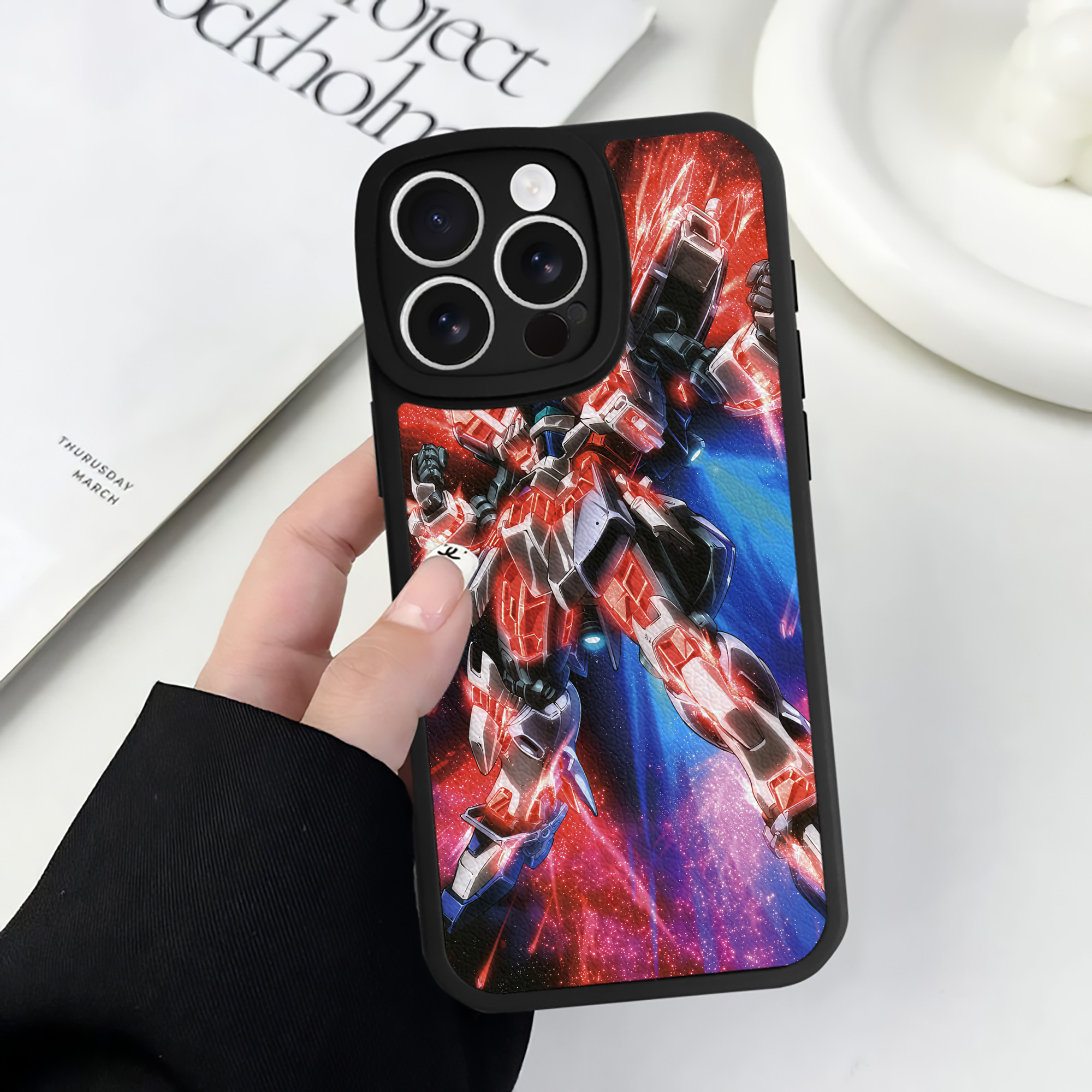 （画像用） 機動戦士ガンダム Mobile Suit Gundam 【iPhone 16シリーズ対応】シリコンスマホケース（レザー調） 材質：シリコン